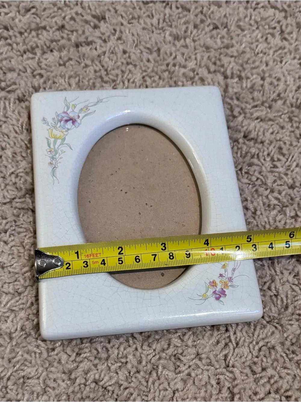 Vtg White Crackle Ceramic Photo Frame w/ Floral Corners, Freestanding 3.5x5